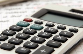 tax calculator Robert Owen-Wahl pixabay.com