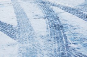 Tire tracks in snow cropped Ryan King, Pixabay.com