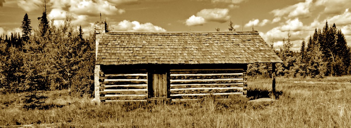 homestead cabin 3992461 Mike Goad pixabay cropped.jpg