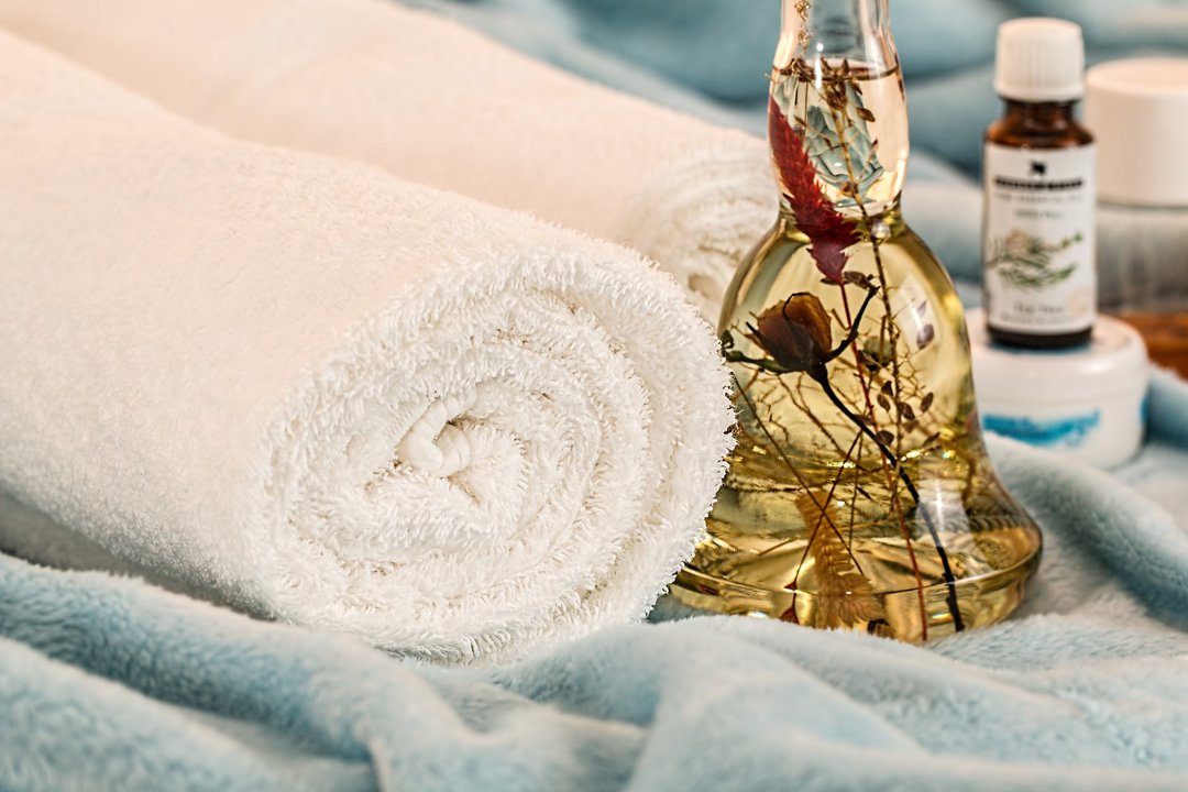 massage therapy stevepb pixabay.jpg