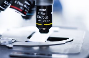 microscope Fernando Zhiminaicela, pixabay.com